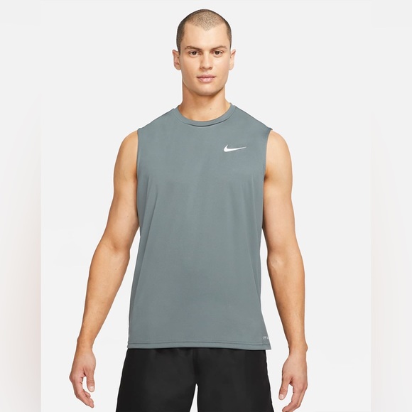 Nike Essential
Men's Sleeveless Hydroguard Swim Shirt - Picture 1 of 7